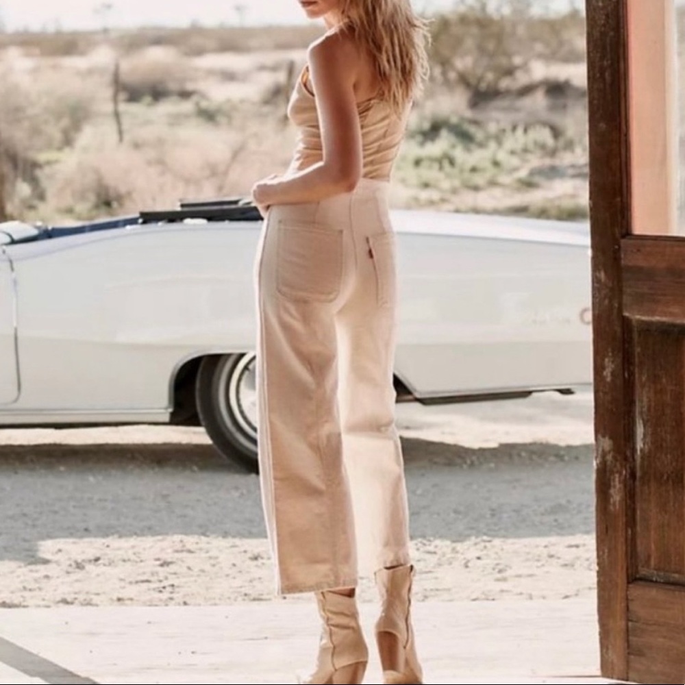 Levi’s Wellthread Ribcage Wide Leg Crop Jeans in Cream